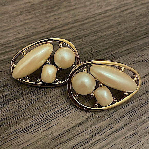 Vintage Givenchy Earrings Large 3 Pearl Gold Tone - Picture 1 of 5